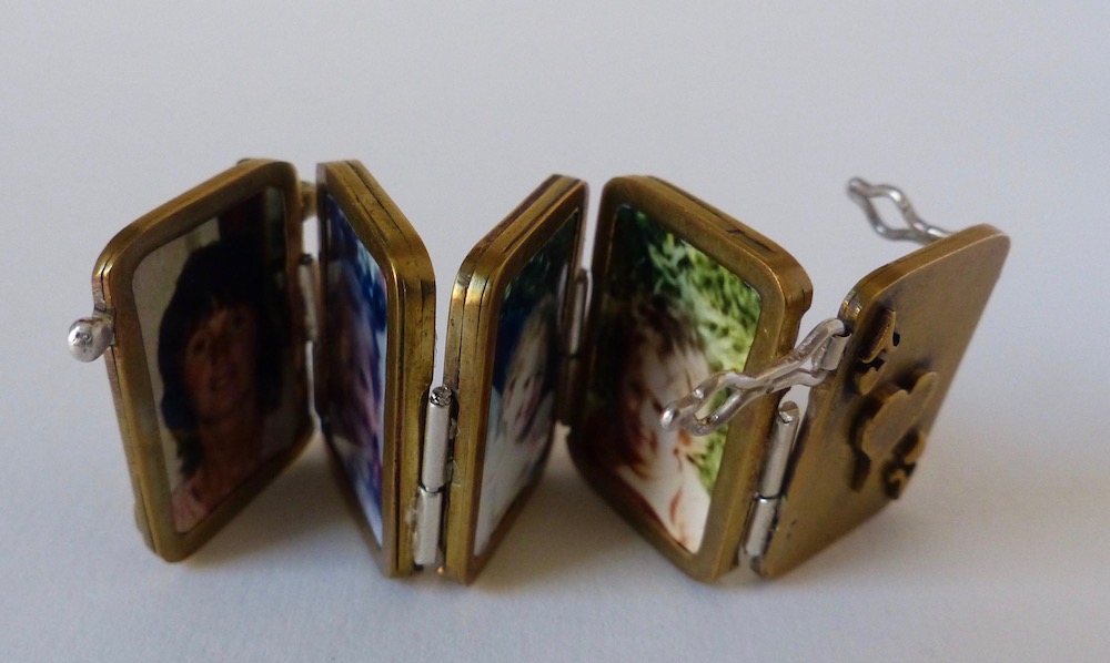 Picture side of royal flush locket