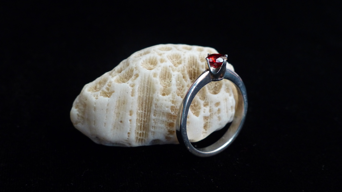 Silver ruby red ring front side