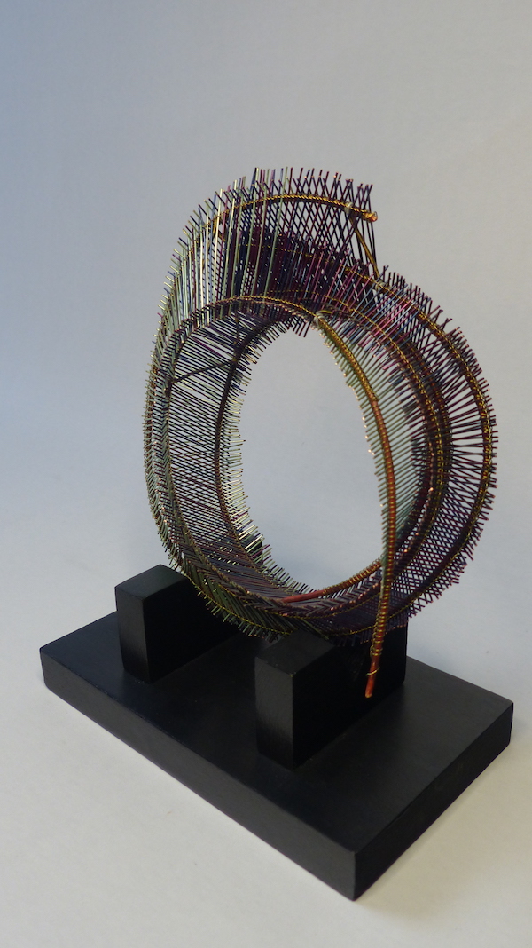 Wire Enso circle high angle