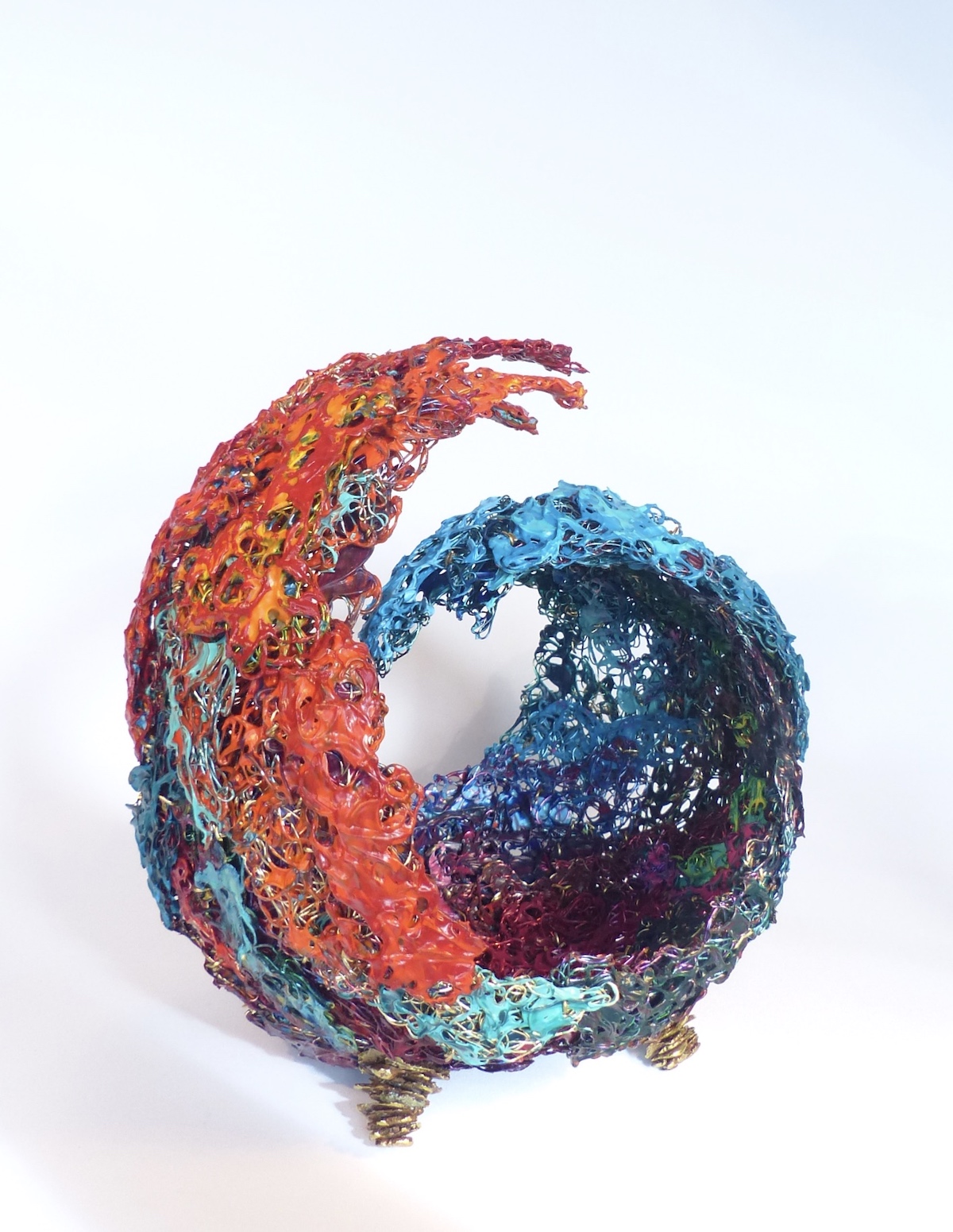 Wire and reed Enso Circle front detail