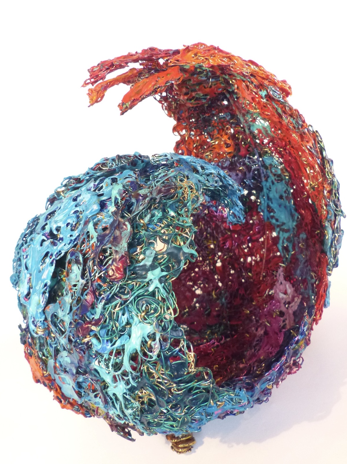 Wire and reed Enso Circle from the back